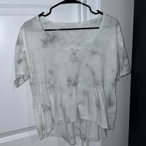 Peplum tshirt. Longer in the back, oversized fit